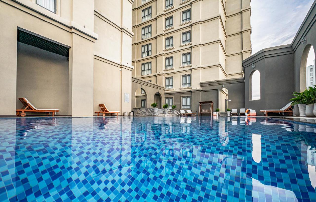 Khách sạn The Cap 4*